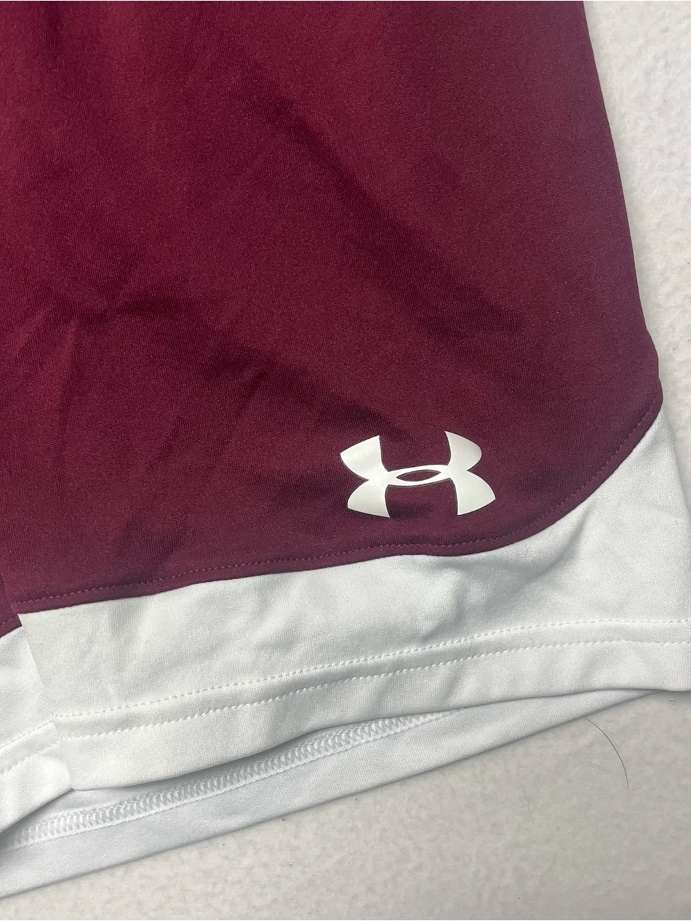 Under Armour Maroon Athletic Shorts Drawstring Men’s medium
